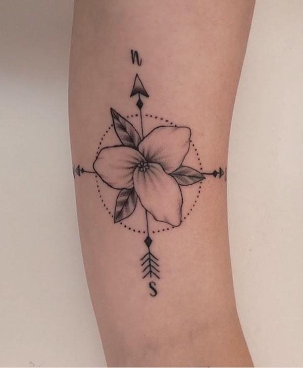 30 Pretty Trillium Tattoos You Can Copy