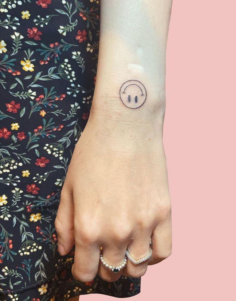 30 Pretty Smiley Face Tattoos You Can Copy