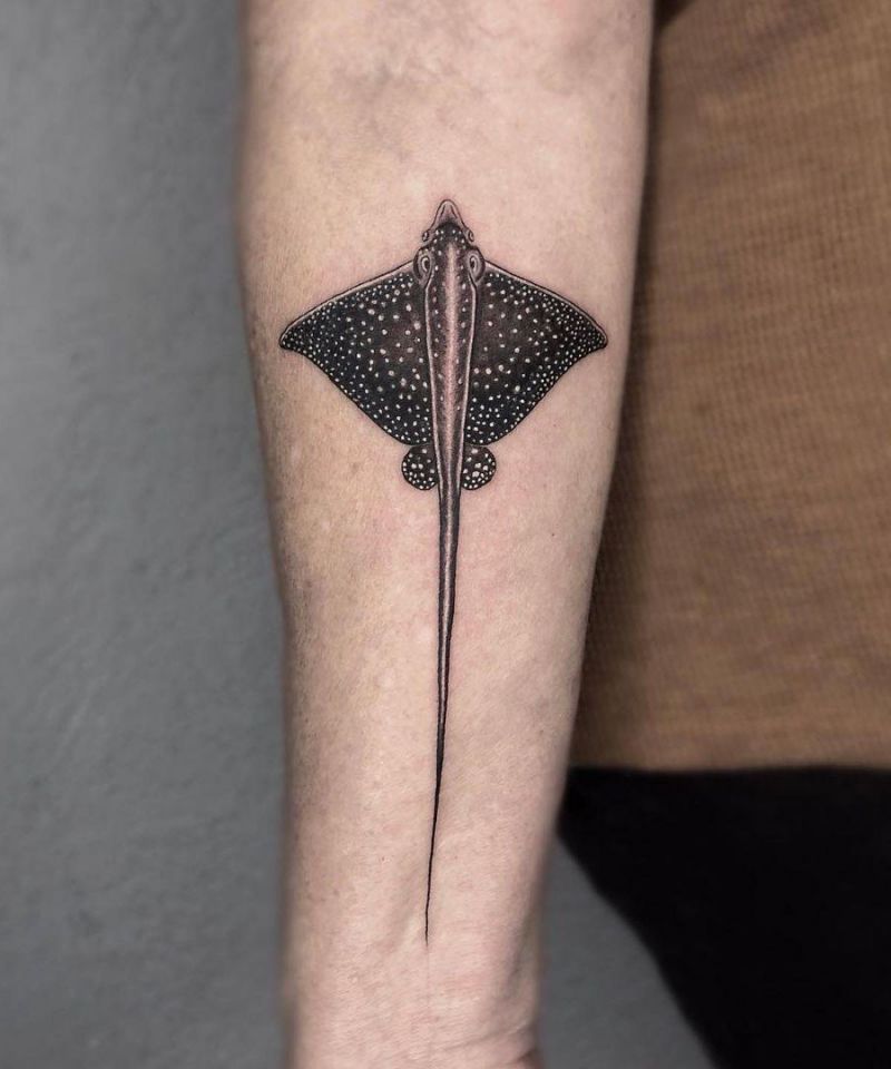 30 Pretty Eagle Ray Tattoos for Your Inspiration