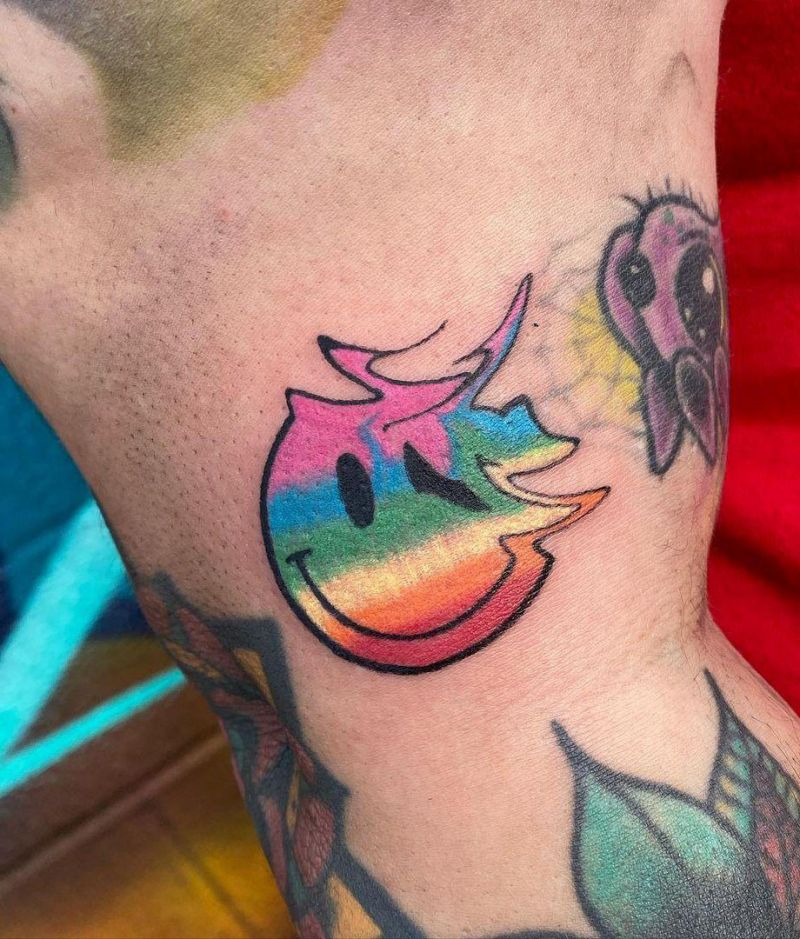 30 Pretty Smiley Face Tattoos You Can Copy