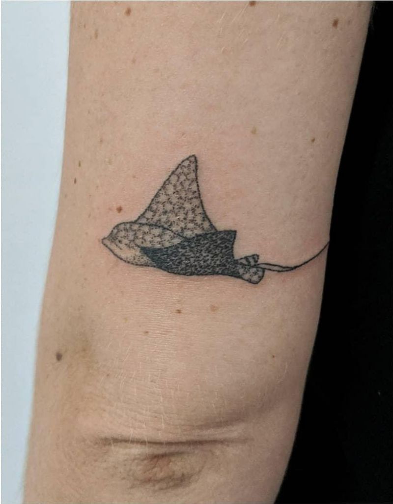 30 Pretty Eagle Ray Tattoos for Your Inspiration