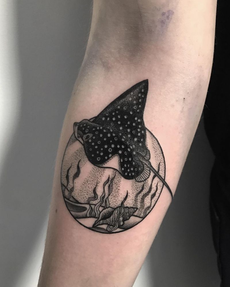 30 Pretty Eagle Ray Tattoos for Your Inspiration