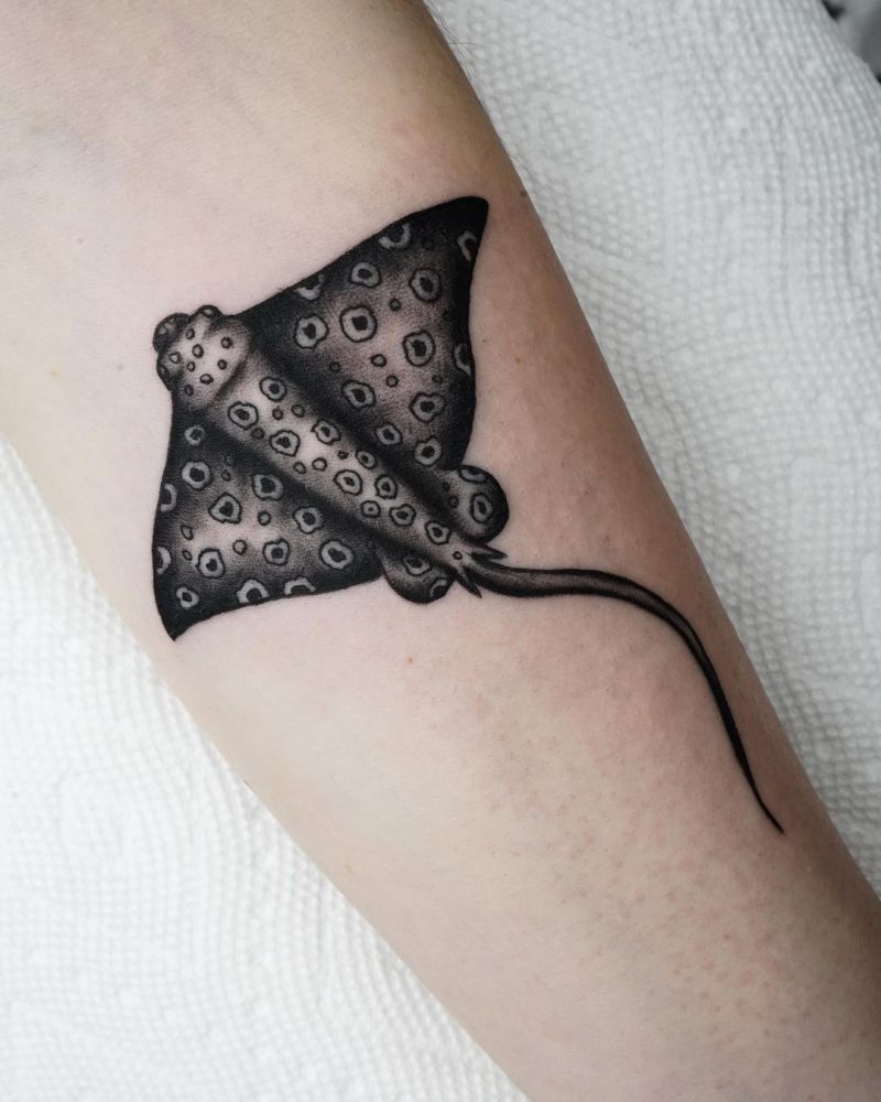 30 Pretty Eagle Ray Tattoos for Your Inspiration