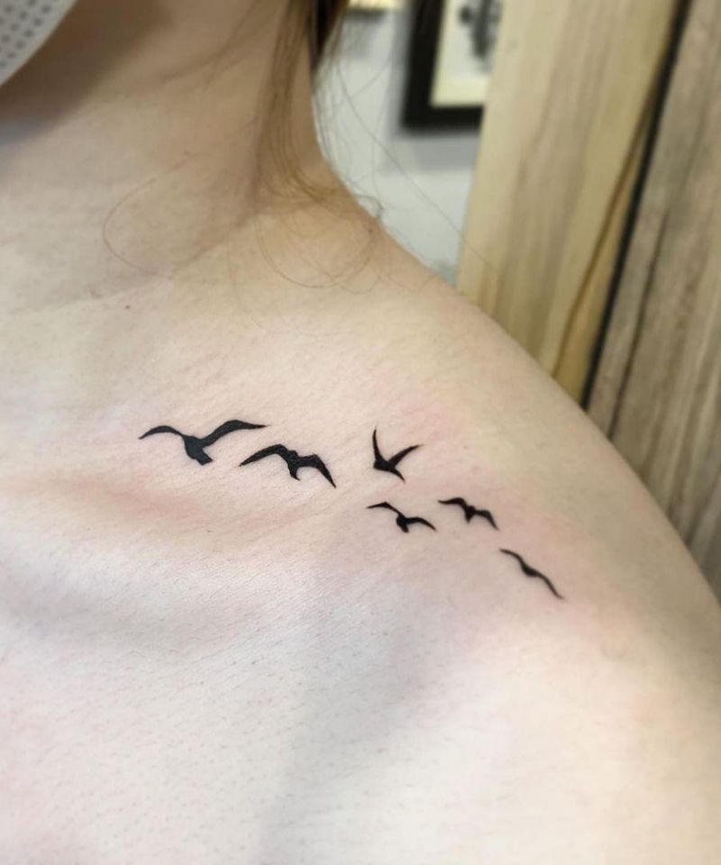 30 Pretty Flying Birds Tattoos to Inspire You