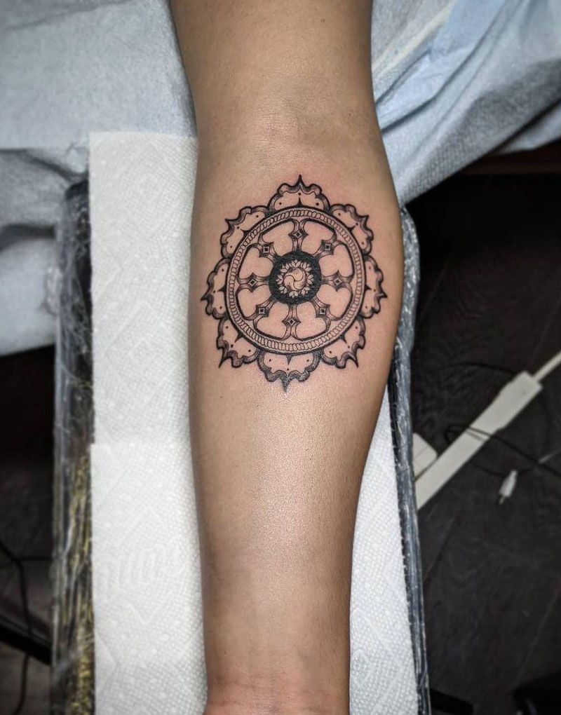 30 Pretty Ship Wheel Tattoos You Can Copy