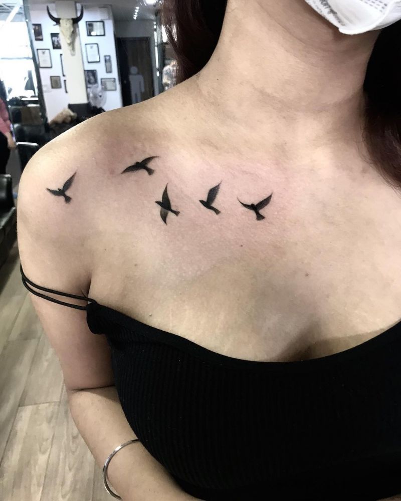 30 Pretty Flying Birds Tattoos to Inspire You