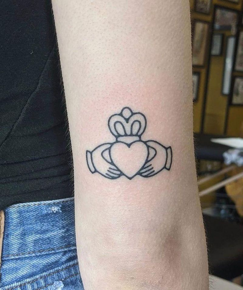 30 Pretty Claddagh Tattoos You Must Love