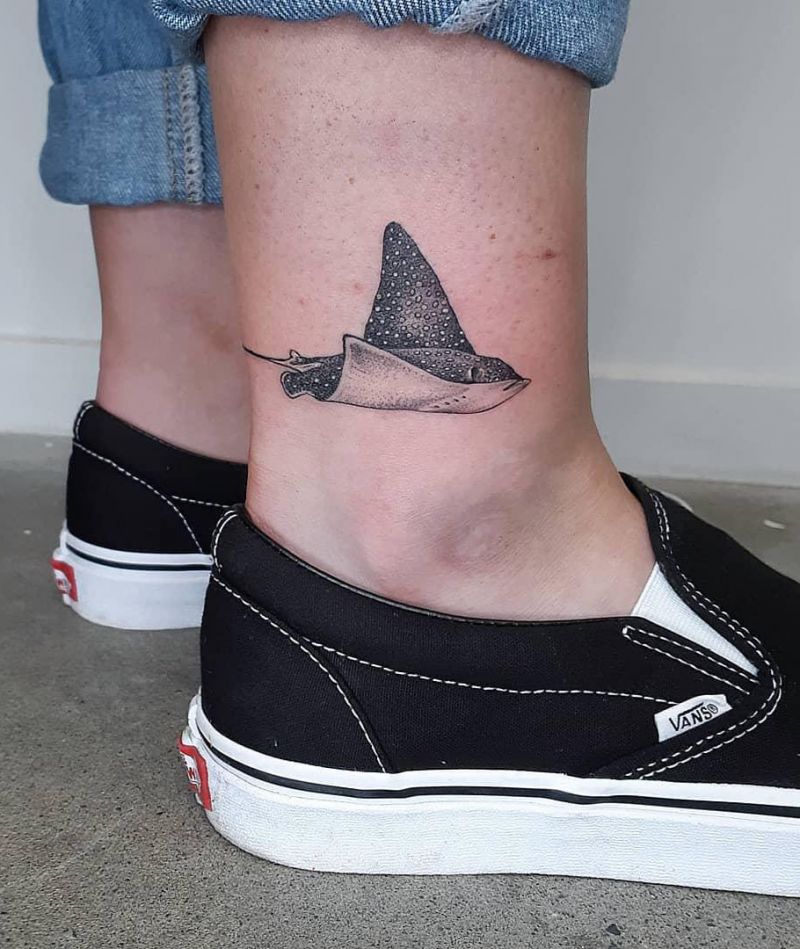 30 Pretty Eagle Ray Tattoos for Your Inspiration