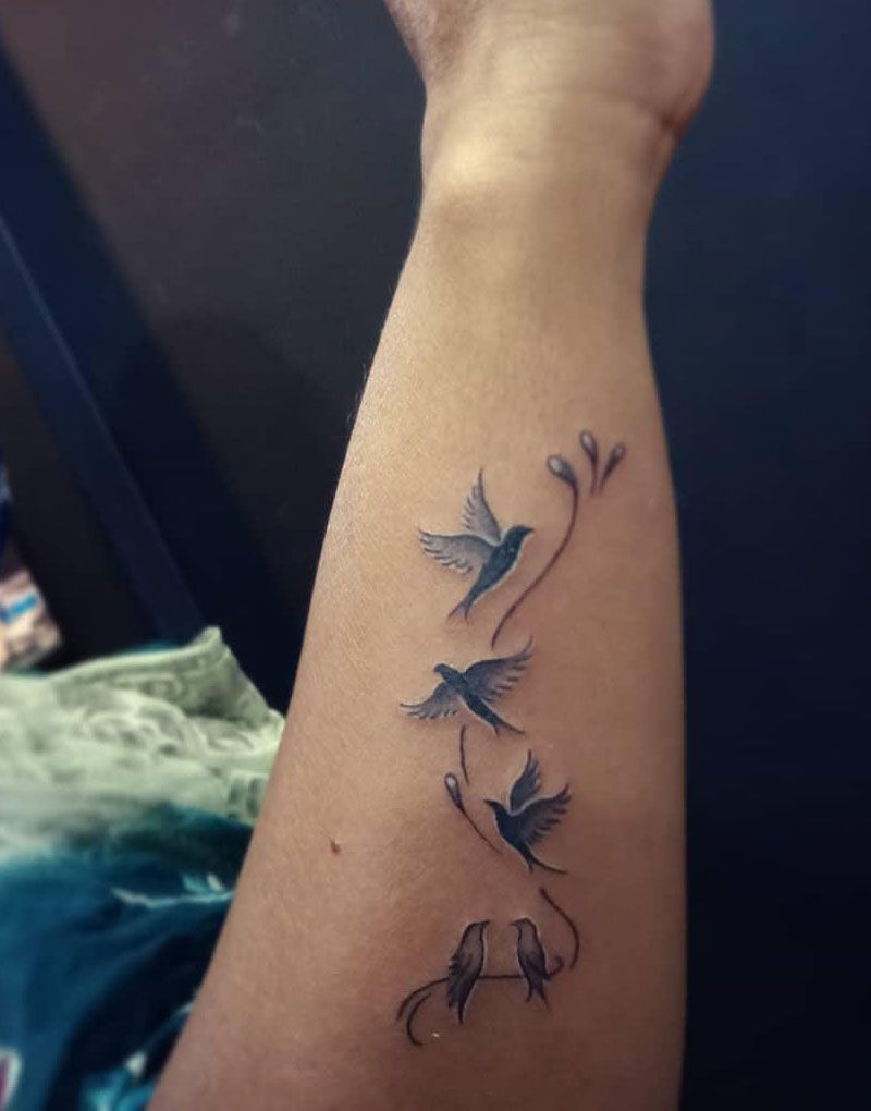 30 Pretty Flying Birds Tattoos to Inspire You