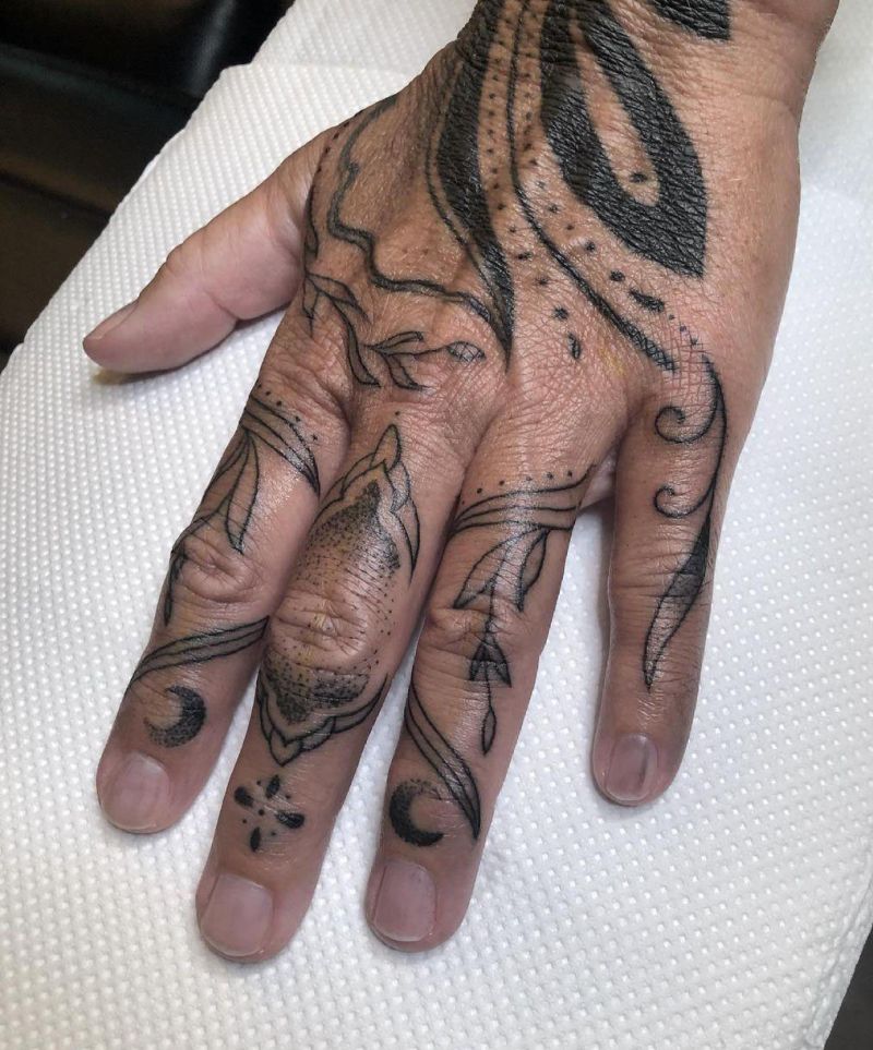 30 Perfect Knuckle Tattoos for Your Inspiration