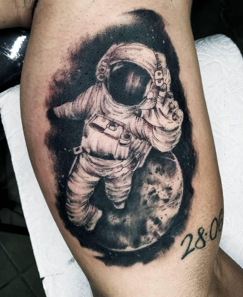 30 Pretty Astronaut Tattoos You Must Try