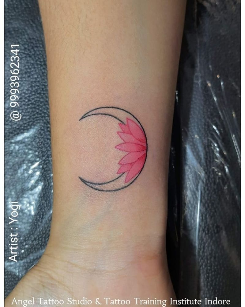 30 Pretty Crescent Moon Tattoos You Can Copy