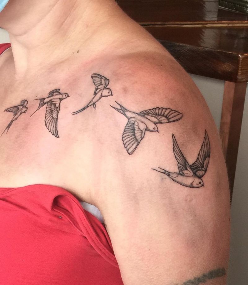 30 Pretty Flying Birds Tattoos to Inspire You