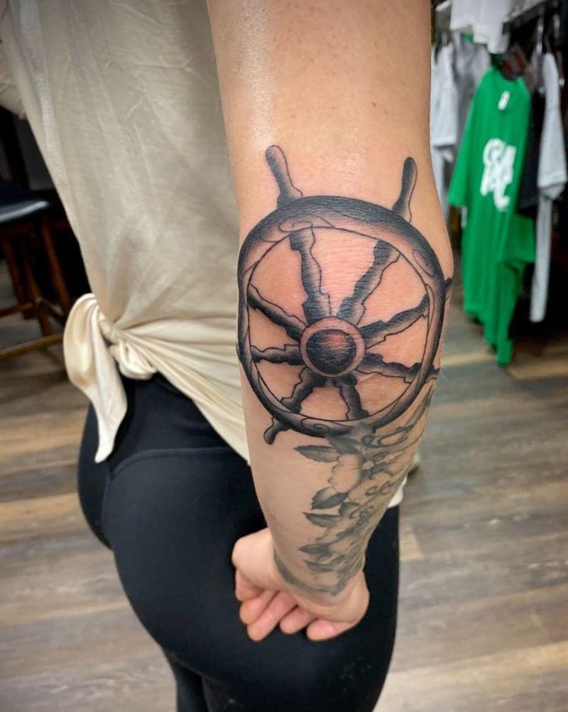 30 Pretty Ship Wheel Tattoos You Can Copy