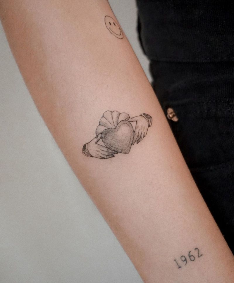 30 Pretty Claddagh Tattoos You Must Love