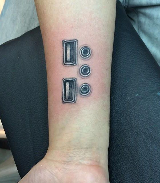 30 Unique USB Tattoos for Your Inspiration