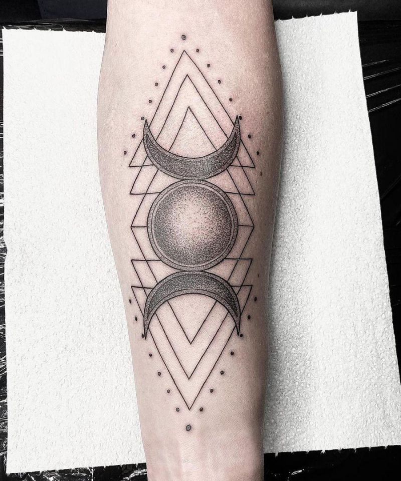 30 Pretty Moon Phase Tattoos You Must Love