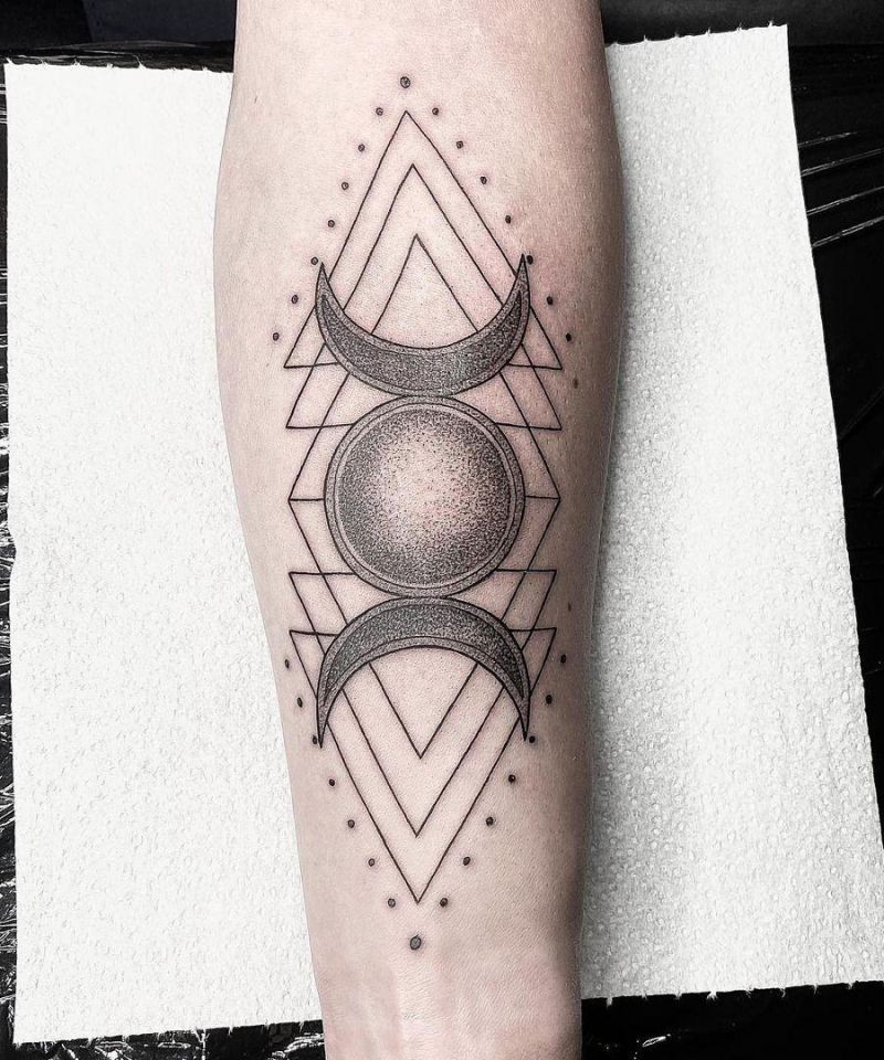 30 Pretty Moon Phase Tattoos You Must Love