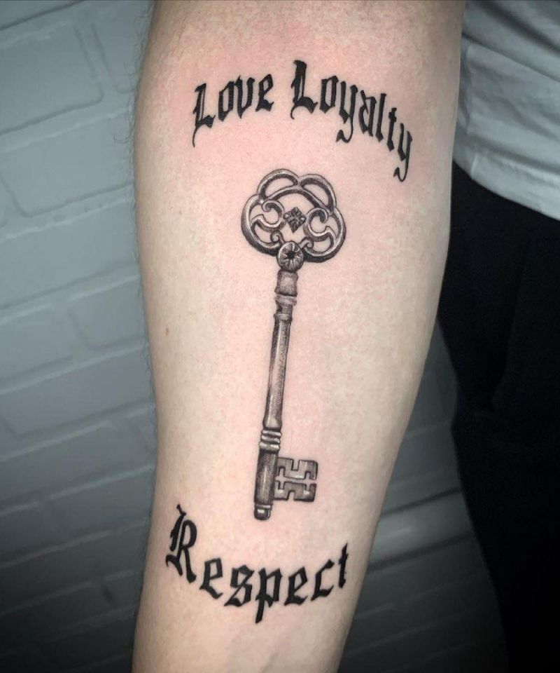 30 Pretty Skeleton Key Tattoos You Can Copy