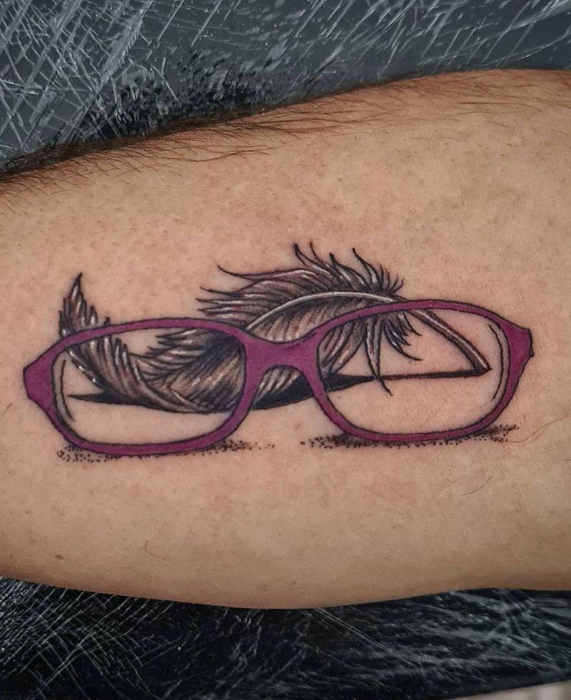 30 Pretty Glasses Tattoos You Will Love