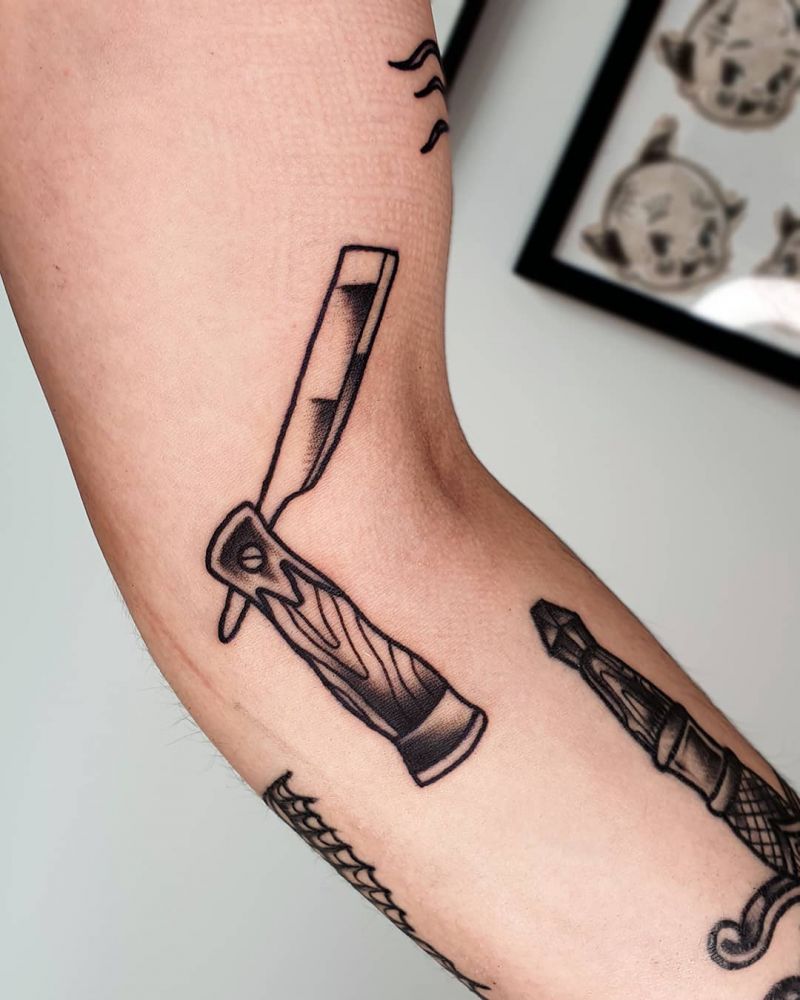 30 Pretty Razor Tattoos for Your Inspiration