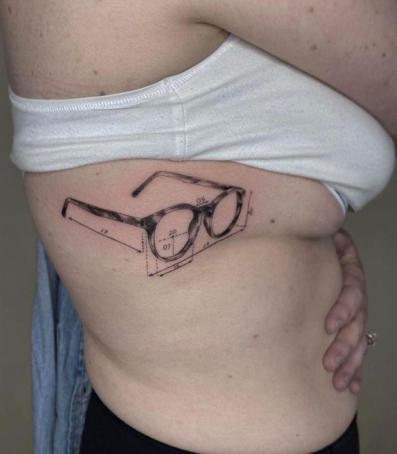 30 Pretty Glasses Tattoos You Will Love