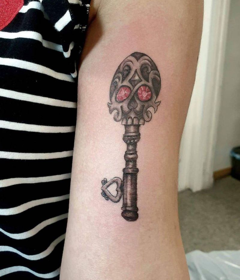 30 Pretty Skeleton Key Tattoos You Can Copy