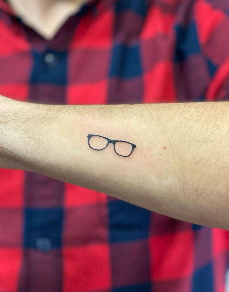 30 Pretty Glasses Tattoos You Will Love