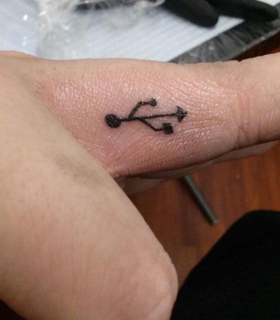 30 Unique USB Tattoos for Your Inspiration