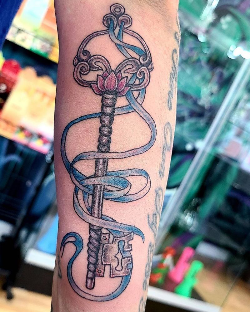 30 Pretty Skeleton Key Tattoos You Can Copy