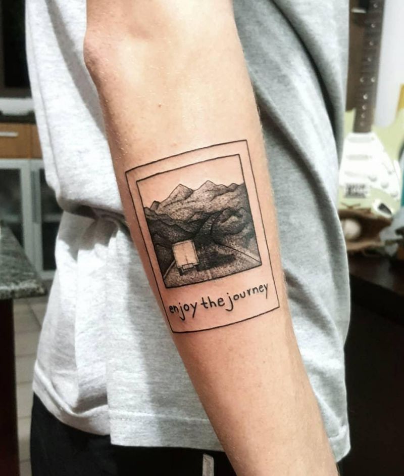 30 Pretty Road Trip Tattoos to Inspire You