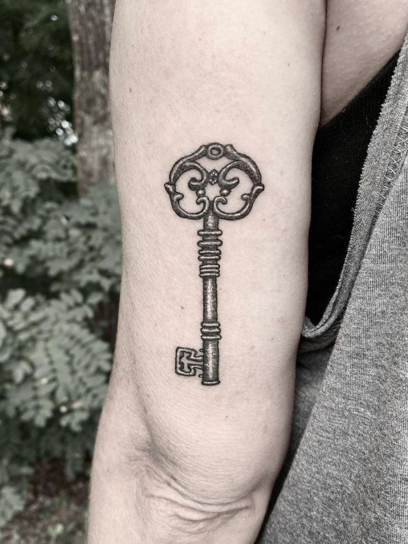 30 Pretty Skeleton Key Tattoos You Can Copy