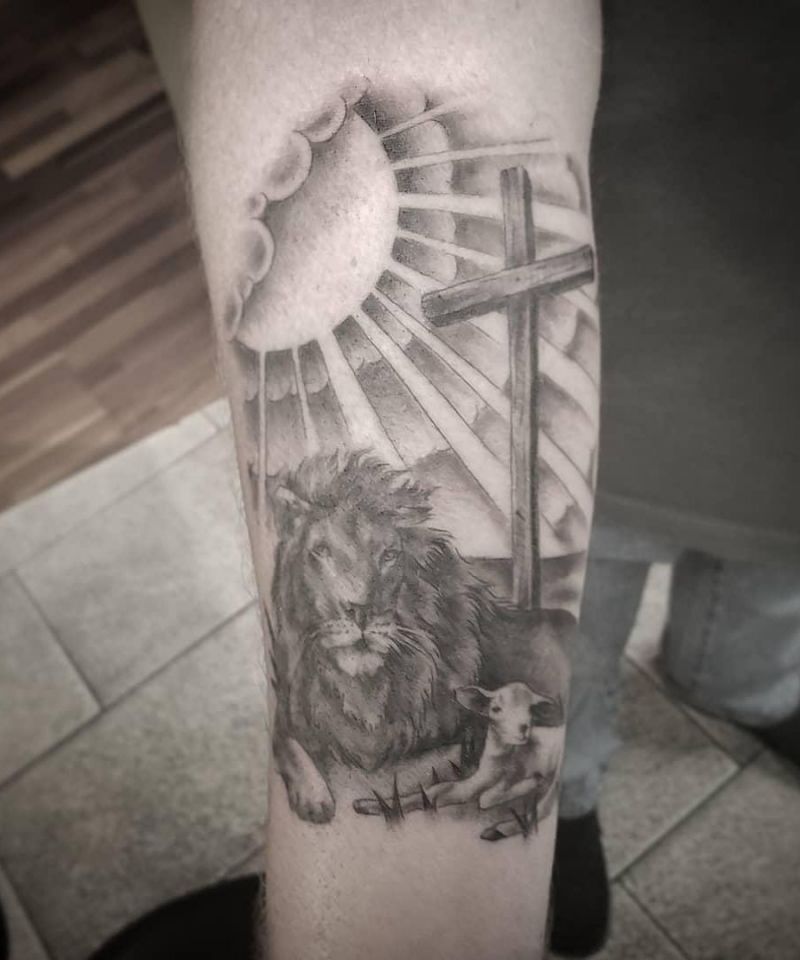 30 Pretty Lion and Lamb Tattoos You Must Love