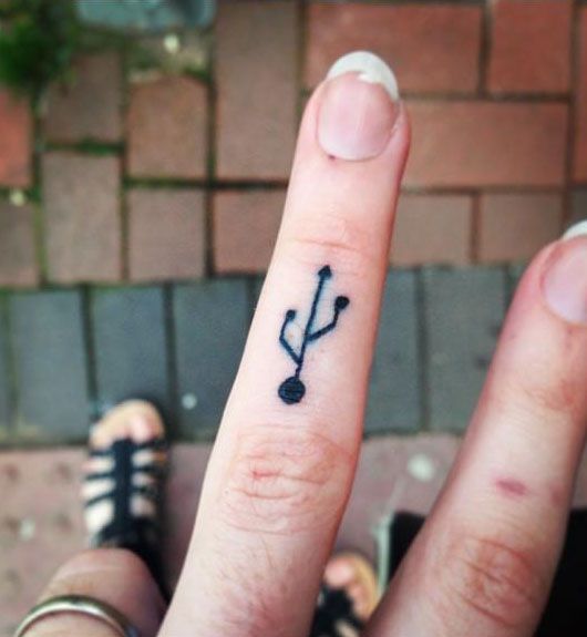 30 Unique USB Tattoos for Your Inspiration