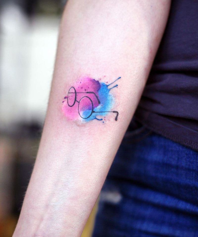 30 Pretty Glasses Tattoos You Will Love