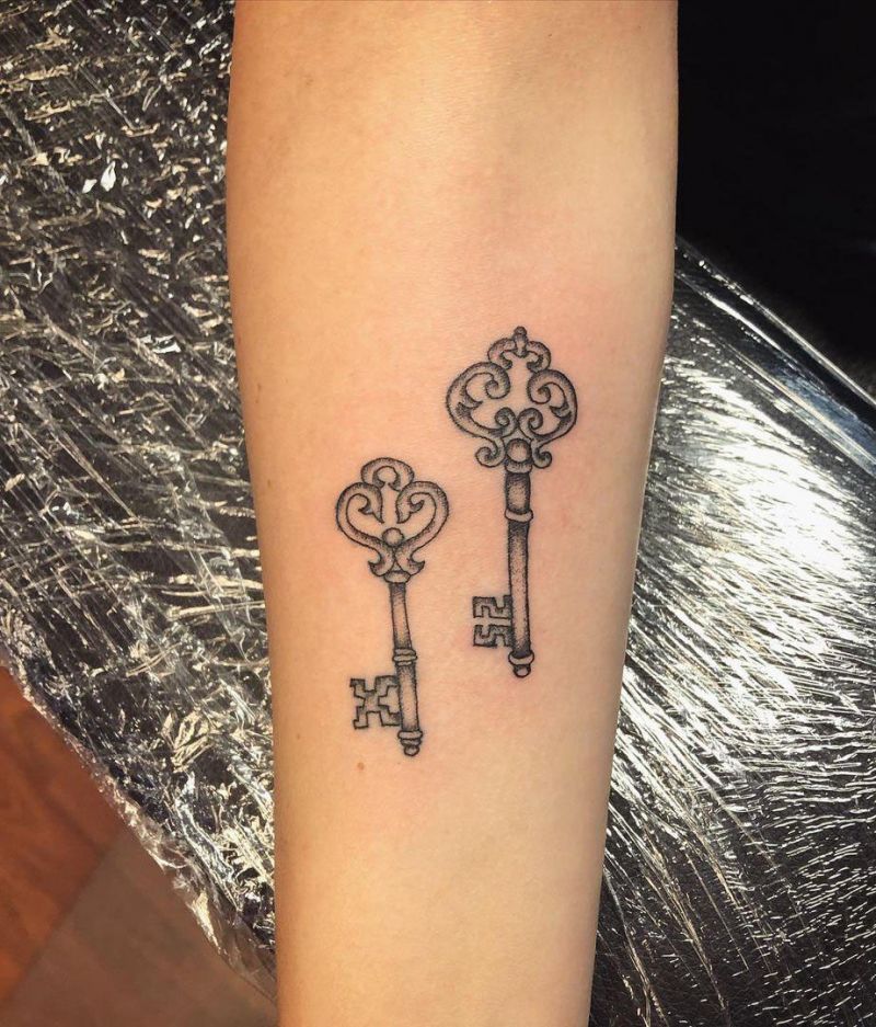 30 Pretty Skeleton Key Tattoos You Can Copy