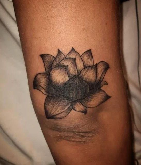 30 Unique Black Lotus Tattoos You Must Love