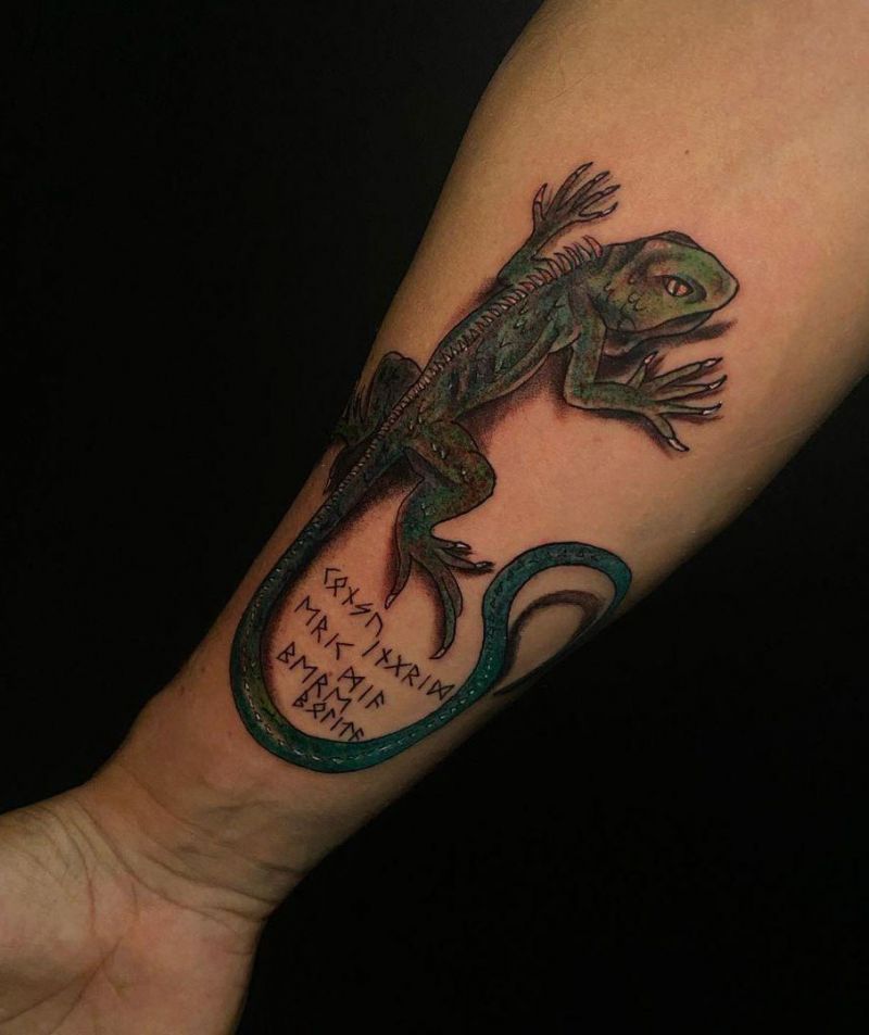 30 Pretty Iguana Tattoos You Will Love