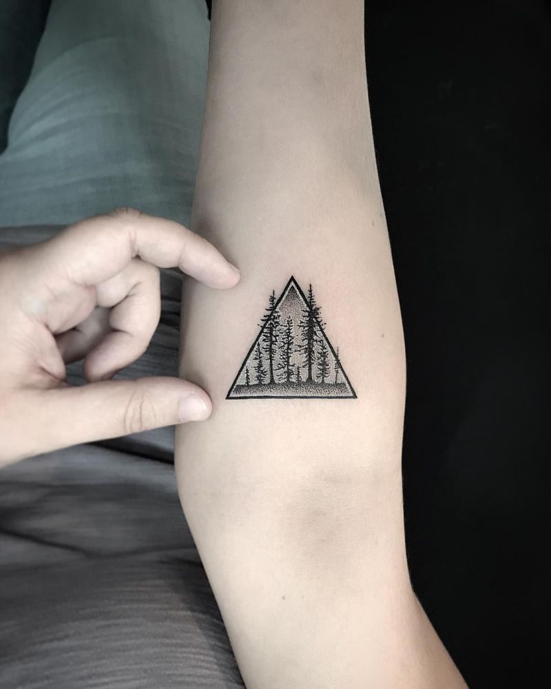 30 Pretty Treeline Tattoos to Inspire You