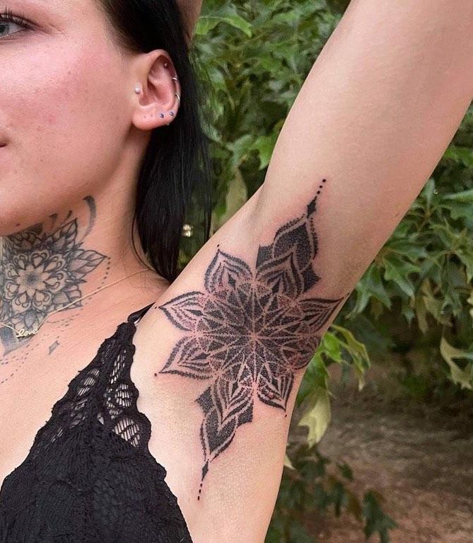 30 Pretty Armpit Tattoos for Your Inspiration