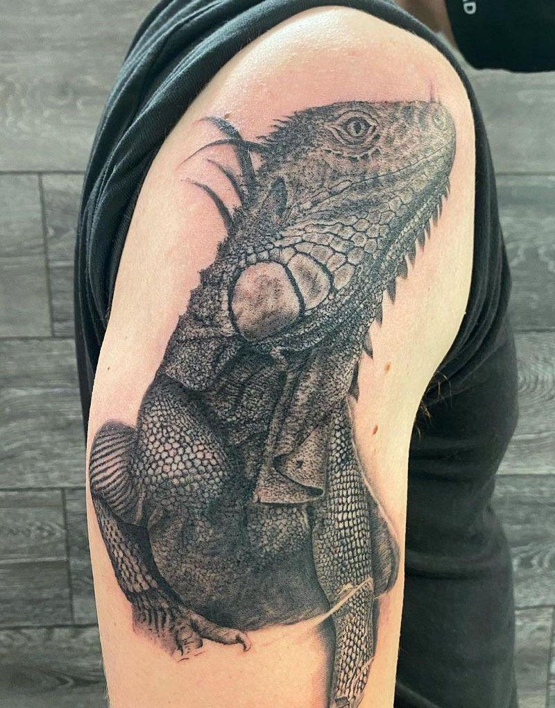 30 Pretty Iguana Tattoos You Will Love