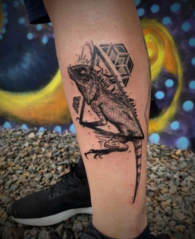 30 Pretty Iguana Tattoos You Will Love