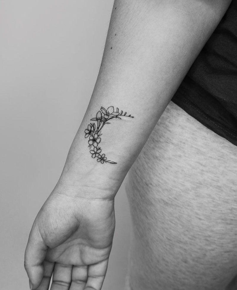 30 Pretty Moon Flower Tattoos You Will Love