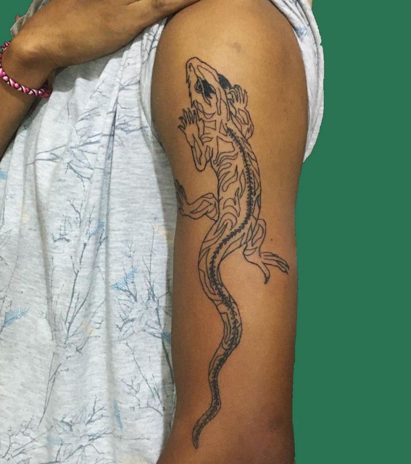 30 Pretty Iguana Tattoos You Will Love