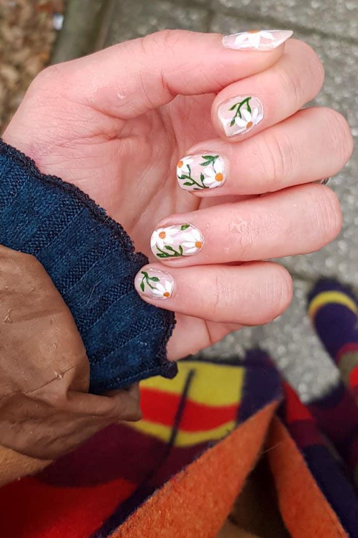 30 Pretty Floral Nail Art Designs You Must Try