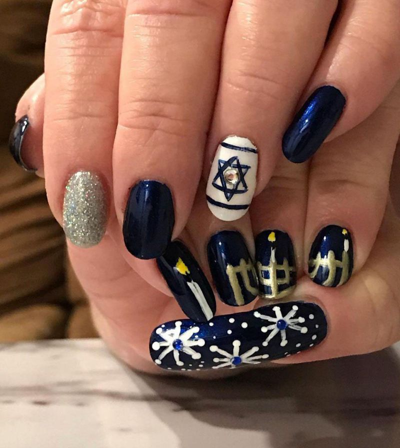 30 Trendy Hanukkah Nail Art Designs Just For You