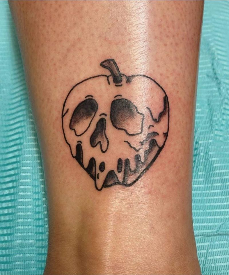 30 Pretty Snow White Apple Tattoos You Must Try