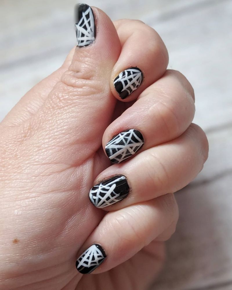 30 Spider Web Nail Art Designs for Halloween