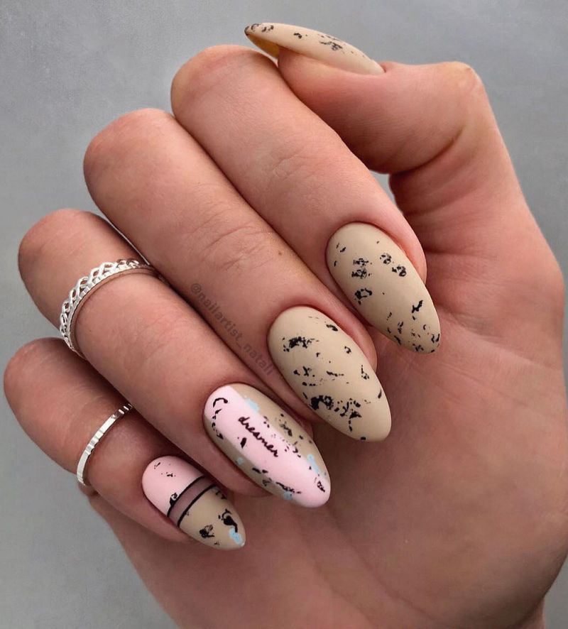 30 Gorgeous Almond Nail Art Designs