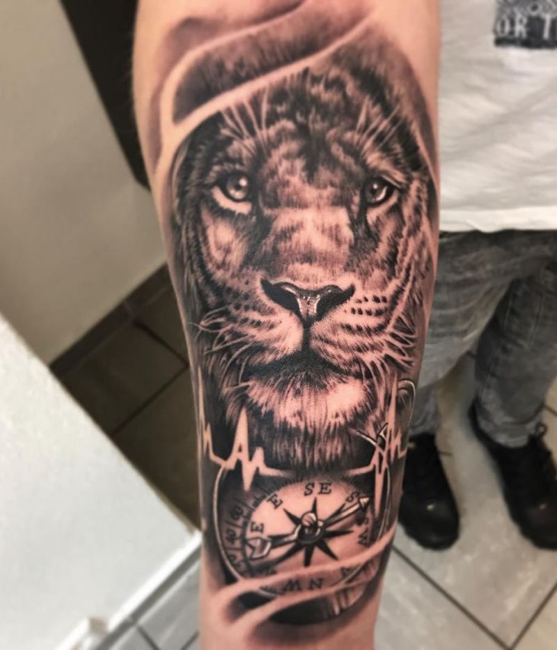 30 Unique Lion and Compass Tattoos for Your Inspiration